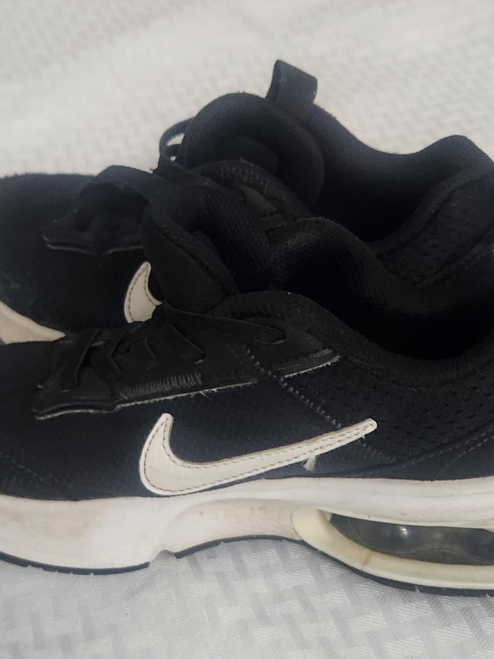 Nike Black & White Air Cushion Sneakers